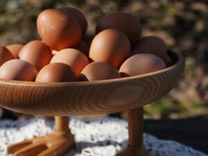 Великодня Підставка "Курочка - Ципочка" для яєць на курячих ніжках