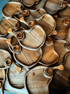 Дошка для Подачі Стейку "Кісточка" Дубова 35*25 см