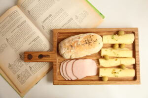 Дошка "Волинь" Кухонна Для Подачі Та Нарізання Дубова 43*21 см